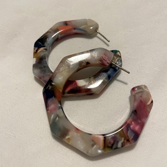 Assortment of 3 Sets of Earrings - Acrylic Multicolor Hoops, Rattan, and Gold - Picture 5 of 8